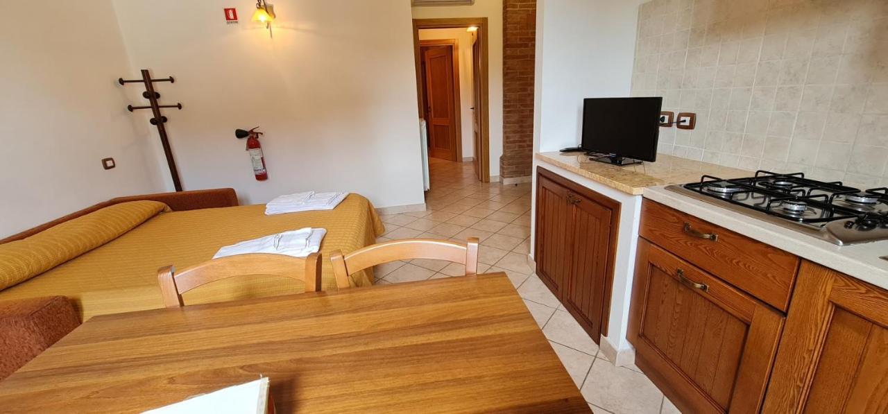 Oasi Del Grillo Aparthotel Castelnuovo Berardenga Exterior foto
