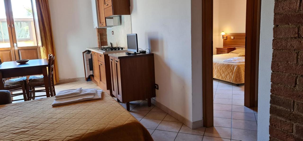 Oasi Del Grillo Aparthotel Castelnuovo Berardenga Exterior foto
