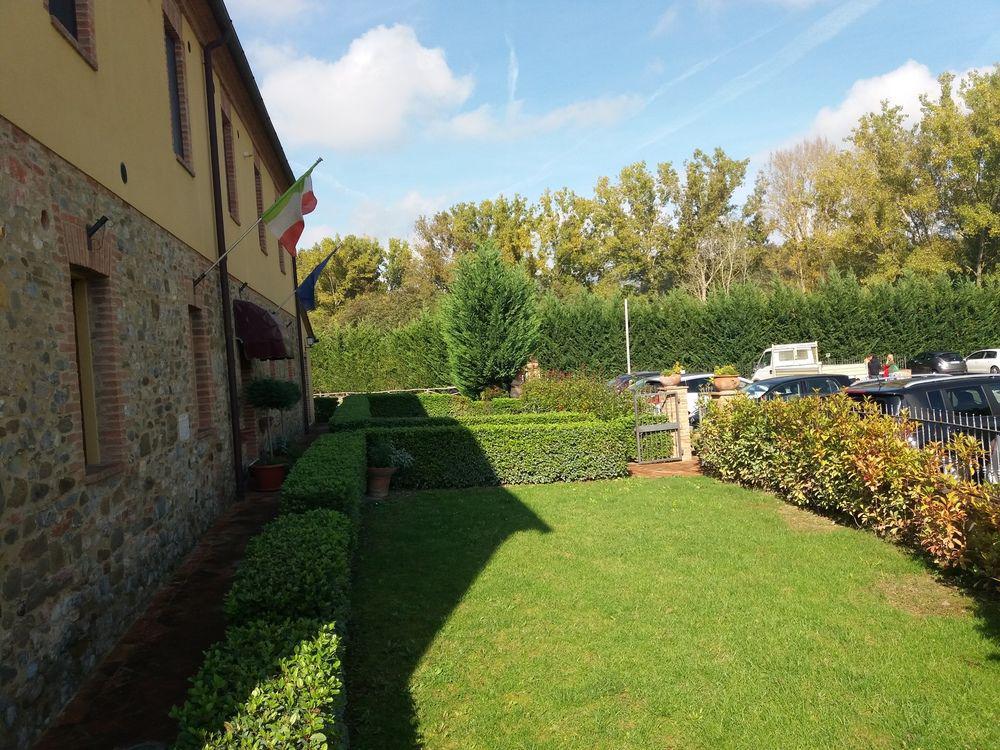 Oasi Del Grillo Aparthotel Castelnuovo Berardenga Exterior foto