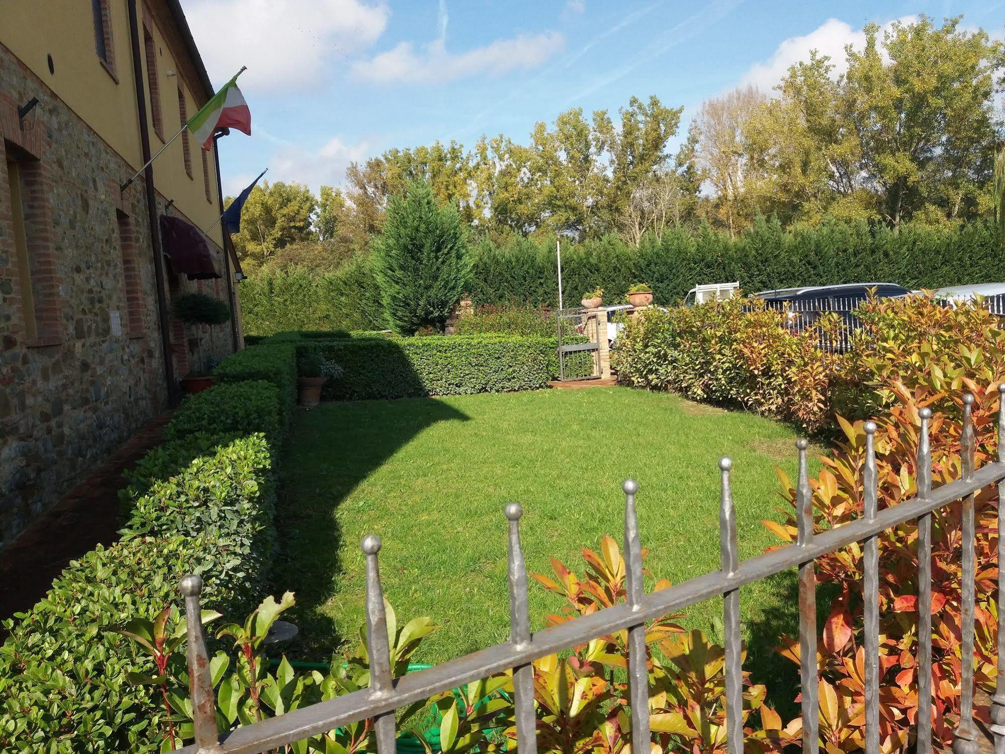 Oasi Del Grillo Aparthotel Castelnuovo Berardenga Exterior foto