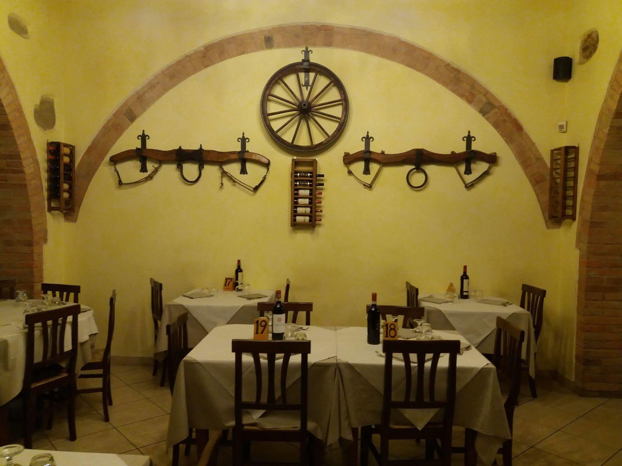 Oasi Del Grillo Aparthotel Castelnuovo Berardenga Exterior foto
