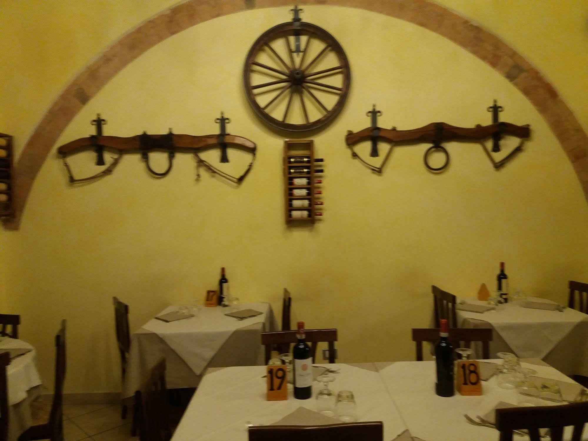 Oasi Del Grillo Aparthotel Castelnuovo Berardenga Exterior foto