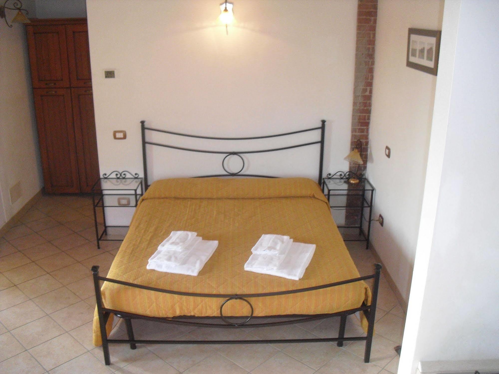 Oasi Del Grillo Aparthotel Castelnuovo Berardenga Exterior foto