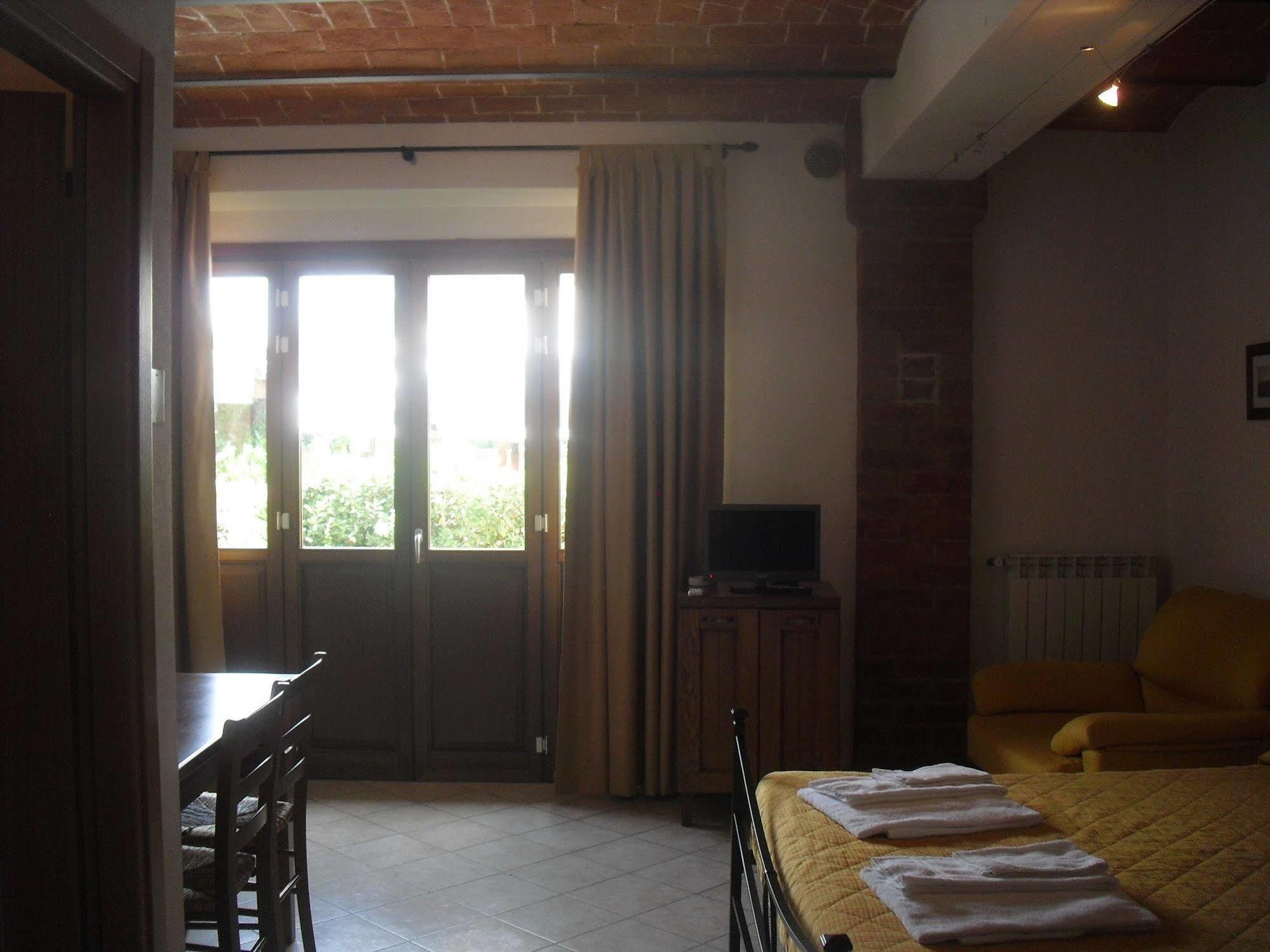 Oasi Del Grillo Aparthotel Castelnuovo Berardenga Exterior foto